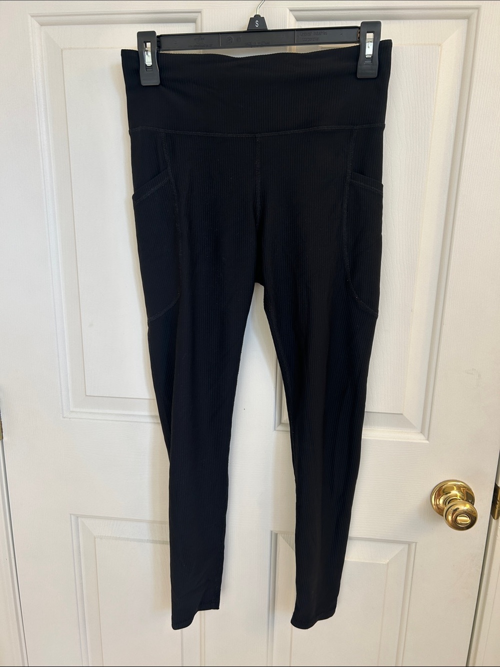 Old Navy Black Ribbed High-Waist Leggings with Pockets